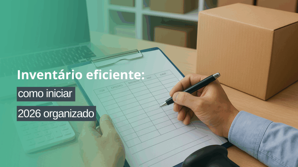 Mesa de trabalho organizada com laptop, calculadora e formulário de inventário sendo preenchido.